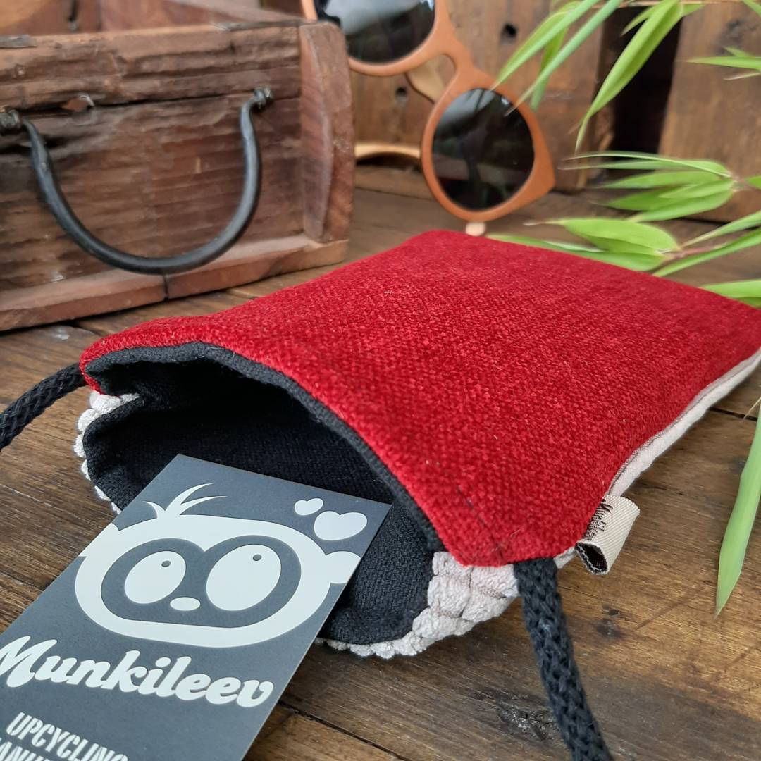 Upcycling-Schlupftäschchen mit Kordel – Bild 2